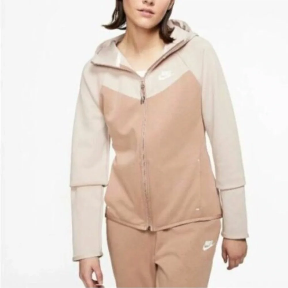 NWOT Nike Women's Hooded Zip Up Windrunner Cream Tech Fleece BV3455-283 size XS